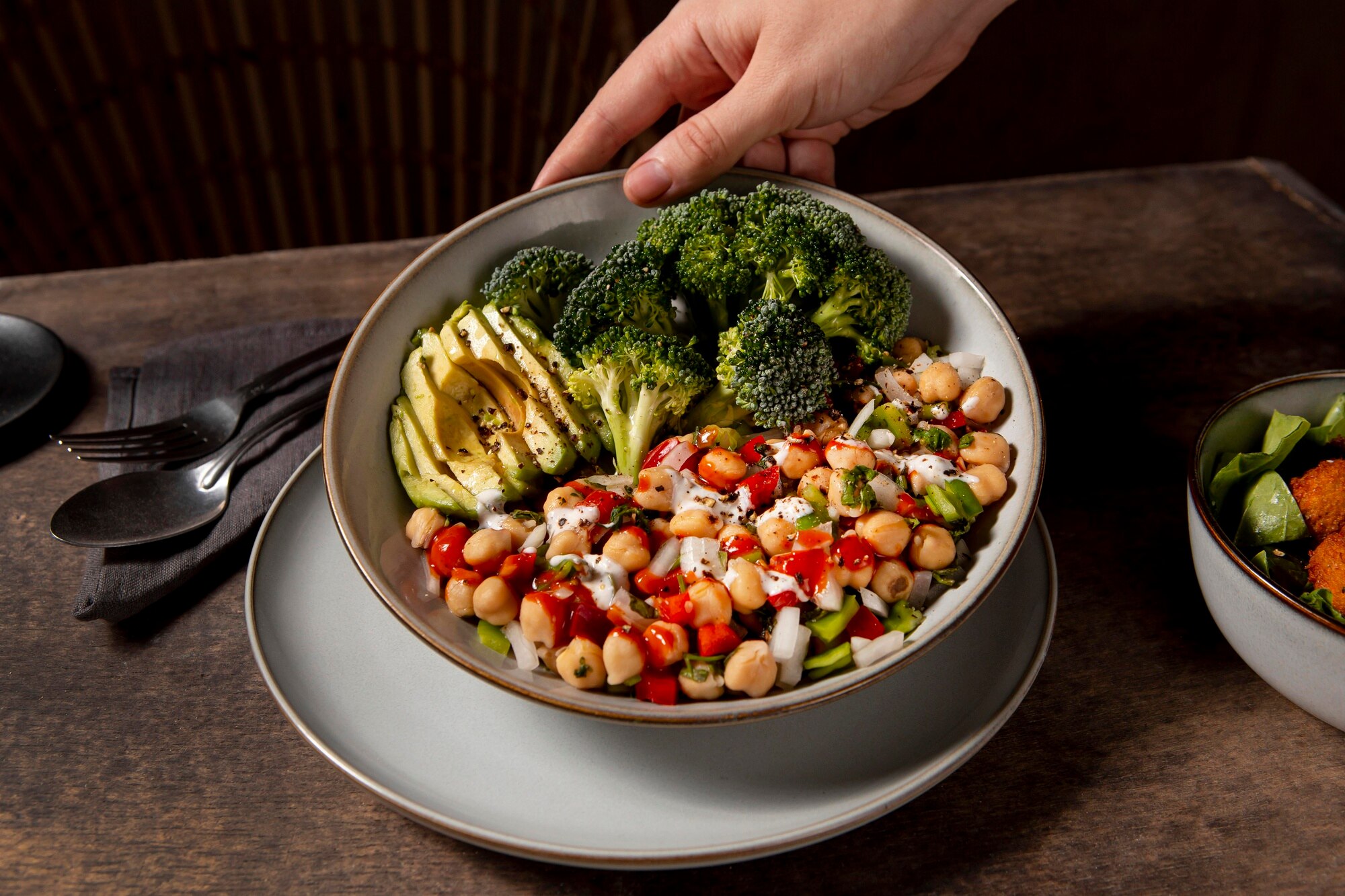 Plato balanceado con vegetales y granos